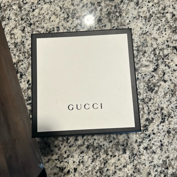 Authentic GUCCI belt for sale. - Picture 2 of 11